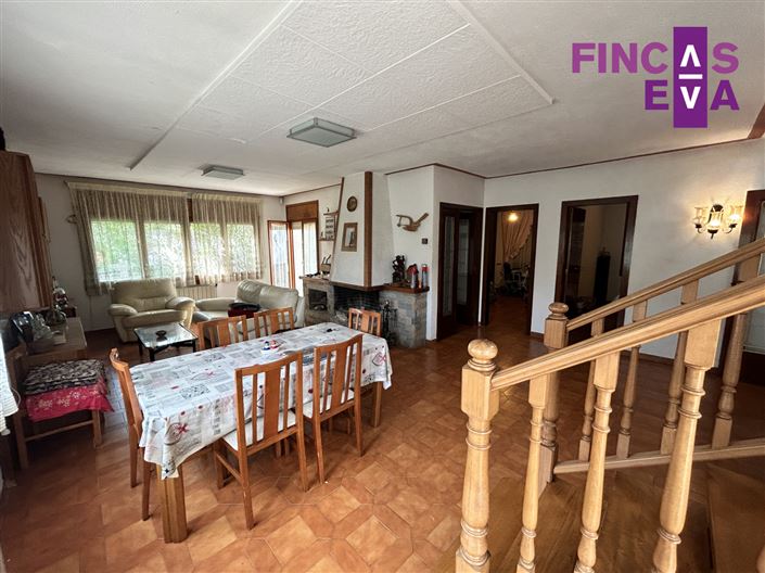 Image No.12-4 Bed Property for sale