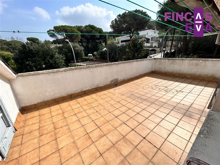 Image No.48-4 Bed Property for sale