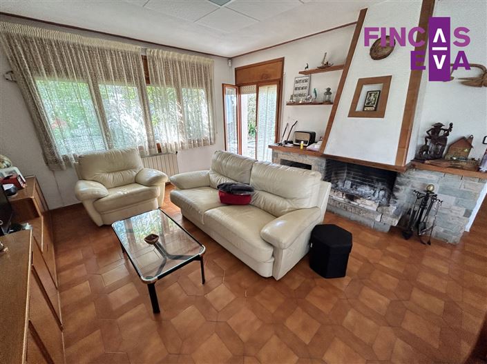 Image No.11-4 Bed Property for sale