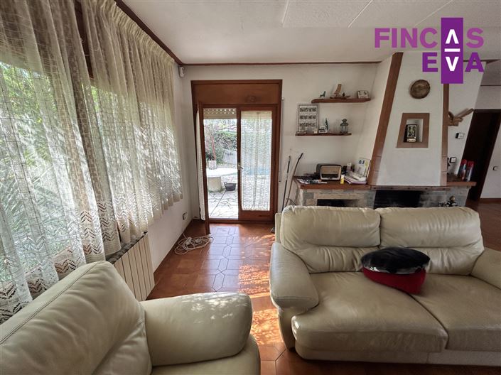 Image No.15-4 Bed Property for sale