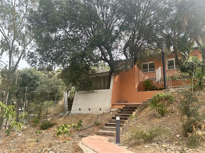 Image No.18-3 Bed Property for sale