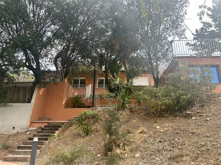 Image No.19-3 Bed Property for sale