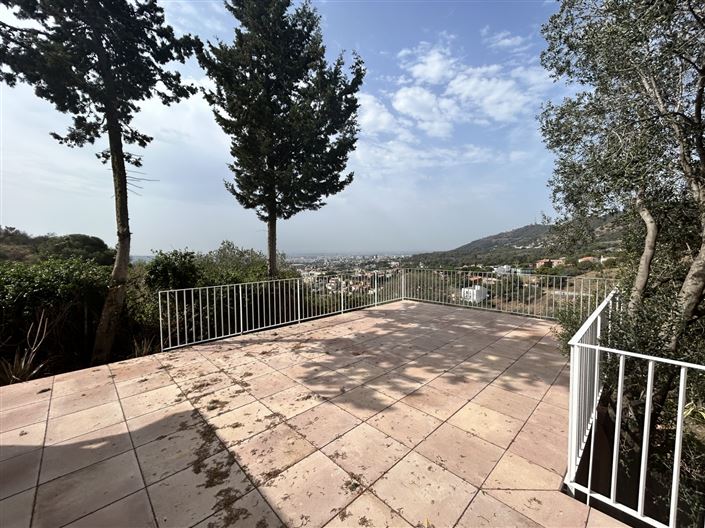 Image No.3-3 Bed Property for sale