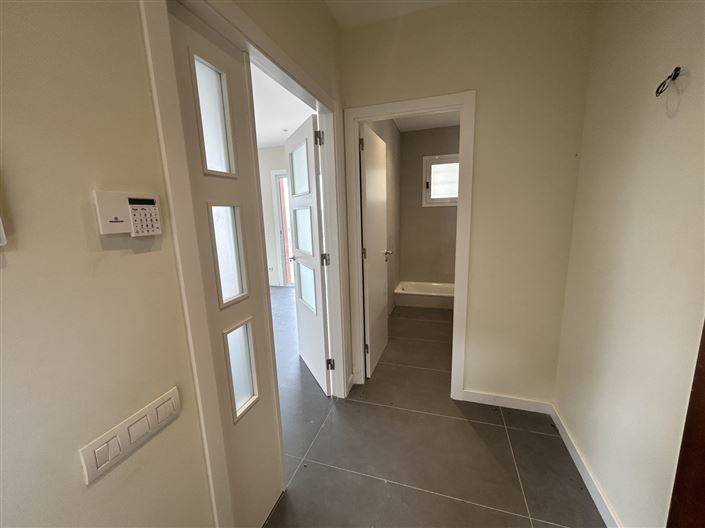 Image No.25-3 Bed Property for sale