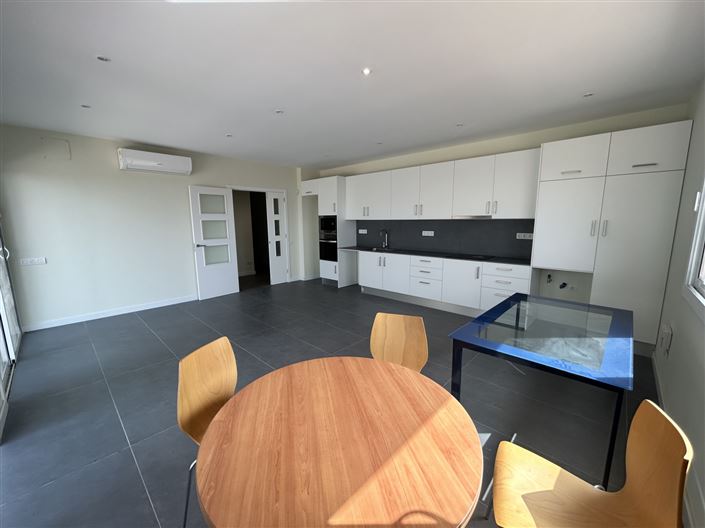 Image No.27-3 Bed Property for sale