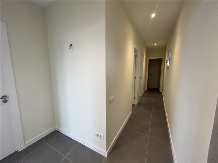 Image No.32-3 Bed Property for sale