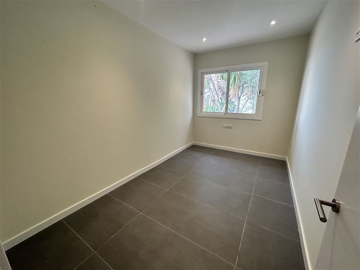 Image No.34-3 Bed Property for sale