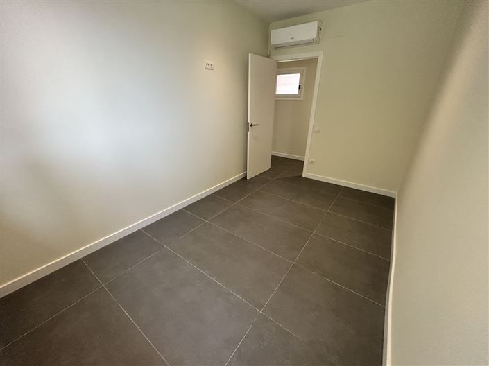 Image No.36-3 Bed Property for sale