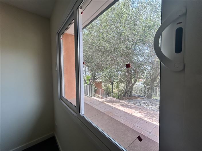 Image No.46-3 Bed Property for sale