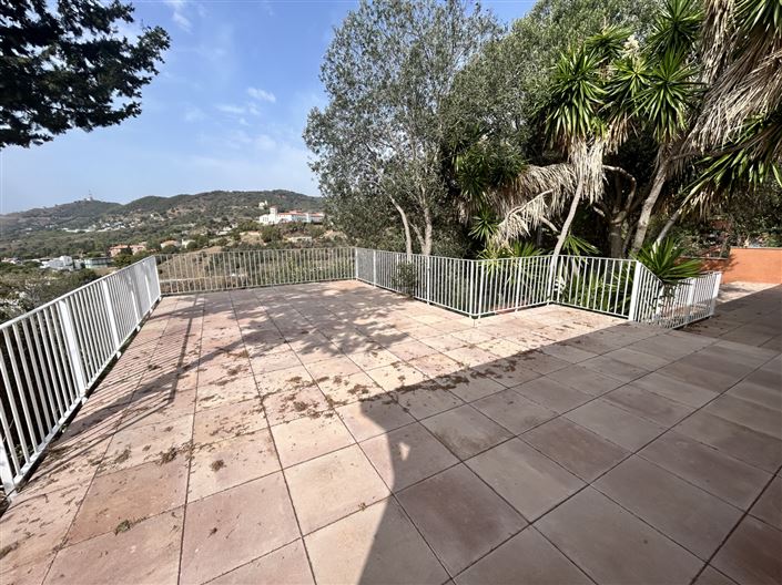 Image No.5-3 Bed Property for sale