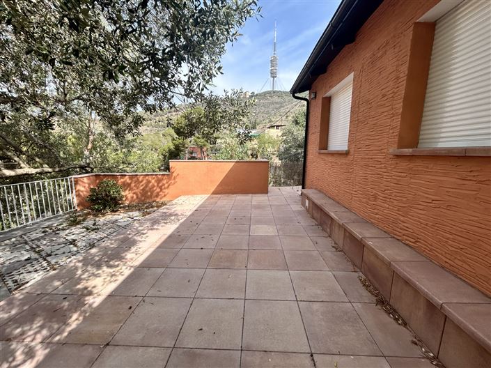 Image No.13-3 Bed Property for sale