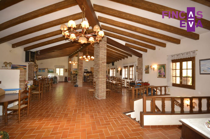 Image No.17-6 Bed Property for sale