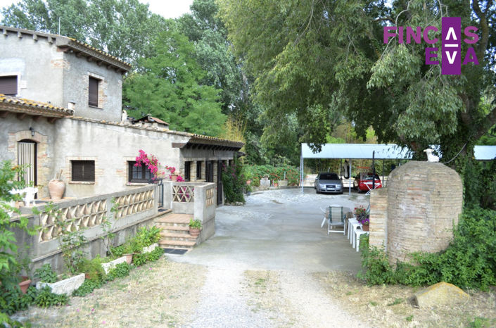 Image No.2-6 Bed Property for sale