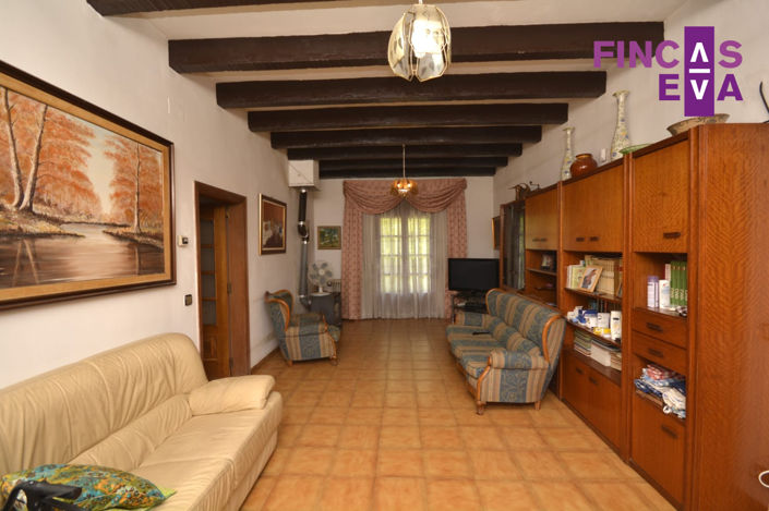 Image No.20-6 Bed Property for sale
