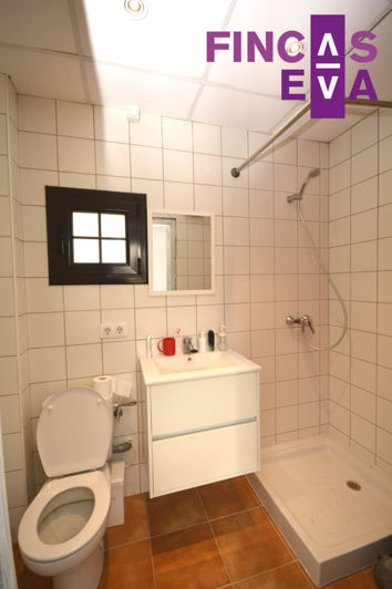 Image No.27-6 Bed Property for sale