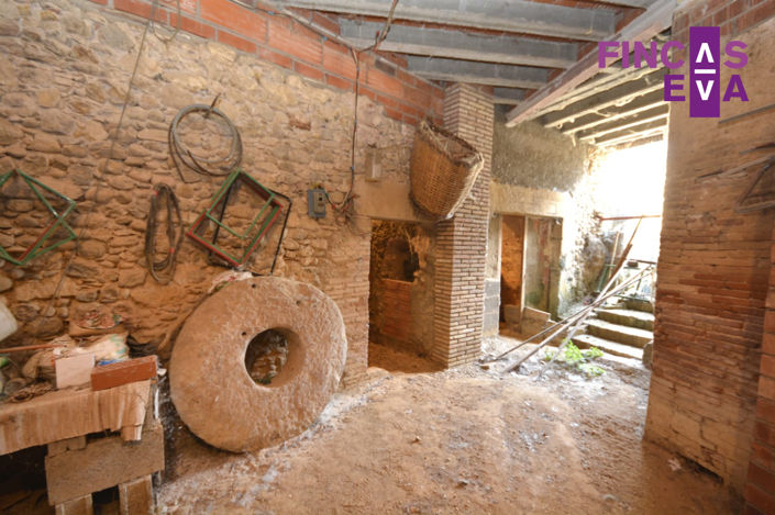 Image No.9-6 Bed Property for sale