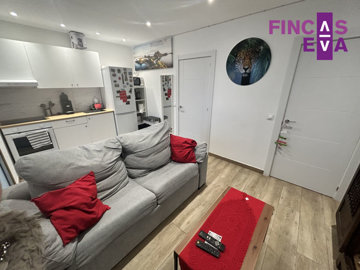 1 - Barcelona, Property