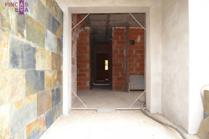 Image No.16-4 Bed Property for sale