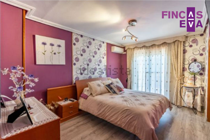 Image No.13-3 Bed Property for sale