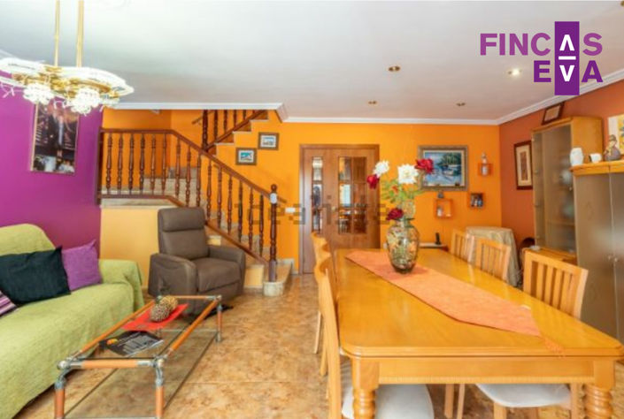 Image No.15-3 Bed Property for sale