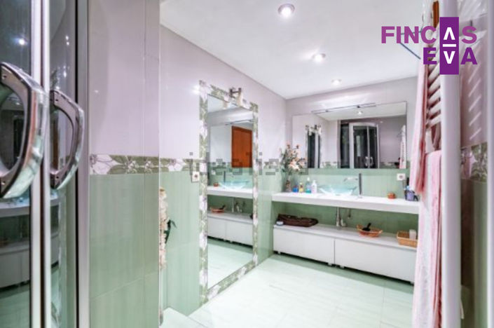 Image No.21-3 Bed Property for sale