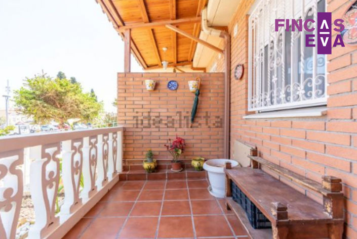 Image No.27-3 Bed Property for sale