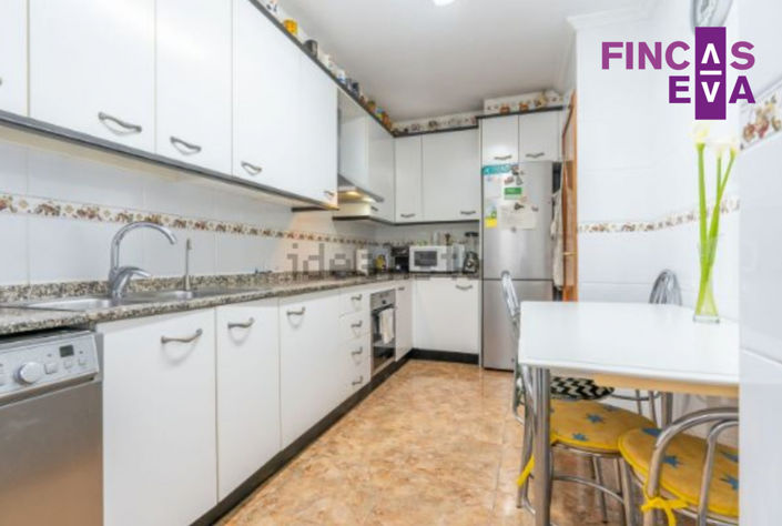 Image No.28-3 Bed Property for sale