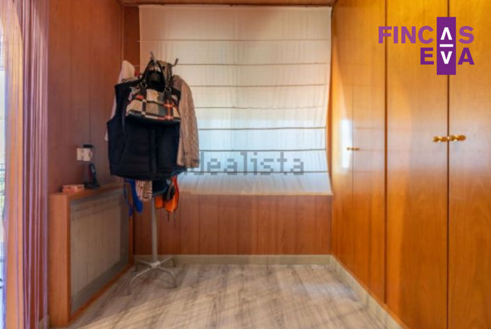 Image No.40-3 Bed Property for sale