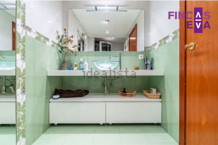 Image No.47-3 Bed Property for sale