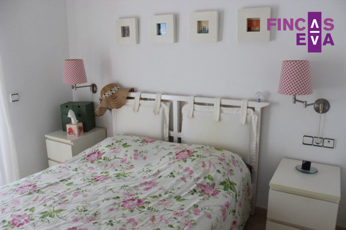 Image No.12-1 Bed Property for sale