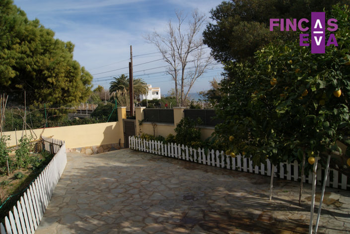 Image No.11-5 Bed Property for sale