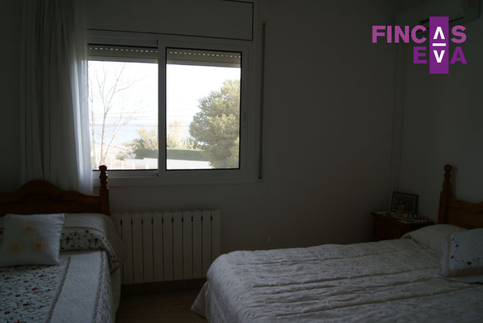 Image No.17-5 Bed Property for sale