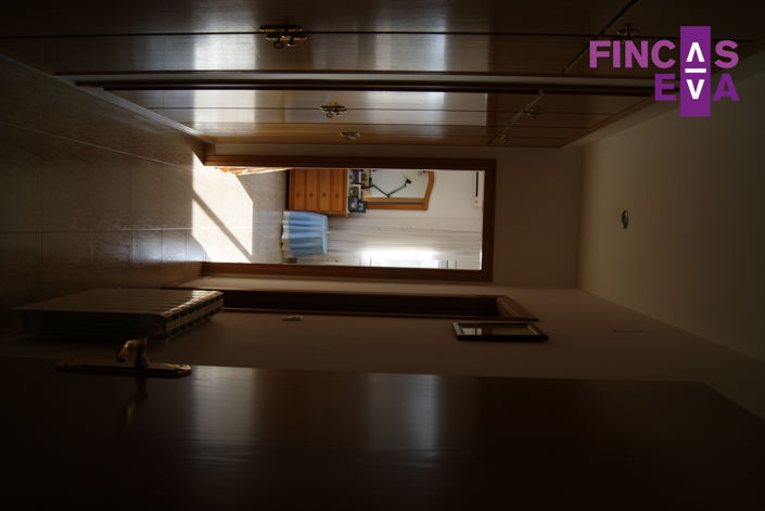 Image No.19-5 Bed Property for sale