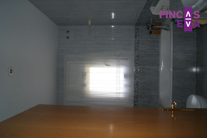 Image No.30-5 Bed Property for sale