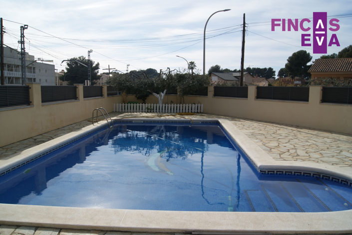 Image No.4-5 Bed Property for sale