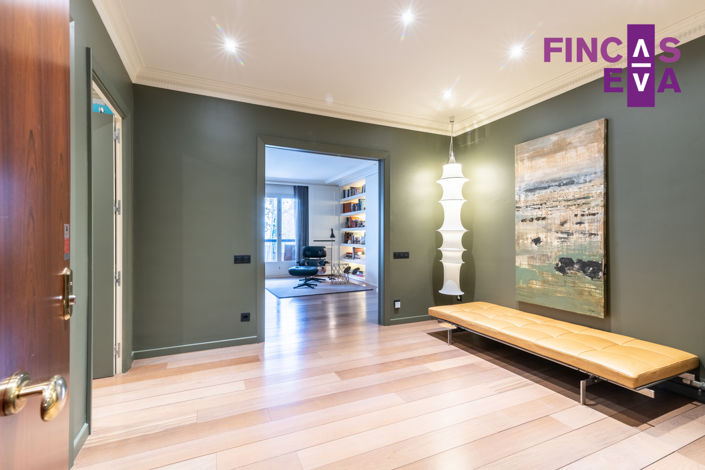 Image No.19-6 Bed Property for sale