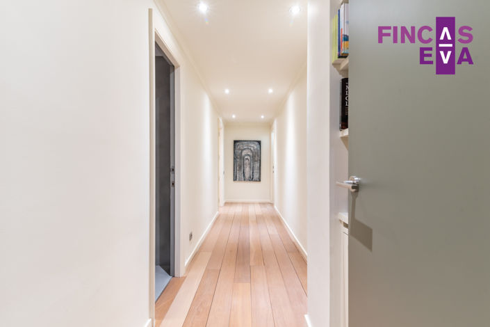 Image No.21-6 Bed Property for sale