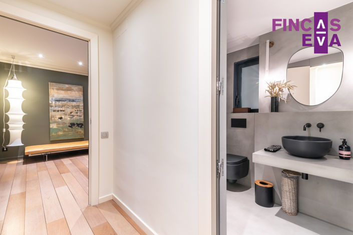 Image No.23-6 Bed Property for sale