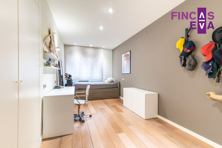 Image No.36-6 Bed Property for sale