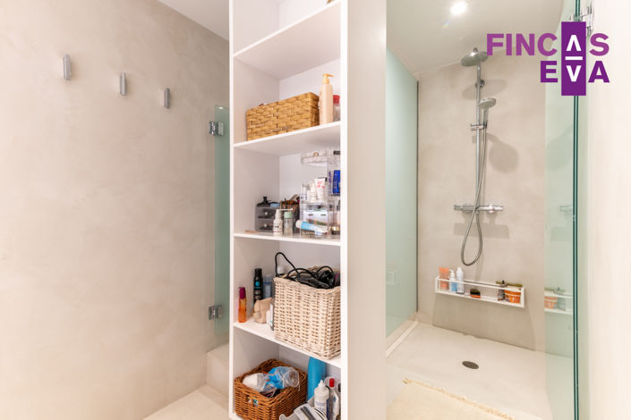 Image No.40-6 Bed Property for sale