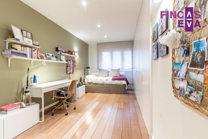 Image No.41-6 Bed Property for sale