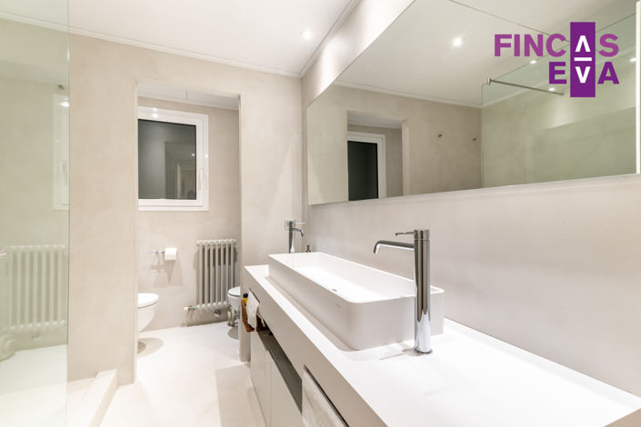 Image No.43-6 Bed Property for sale