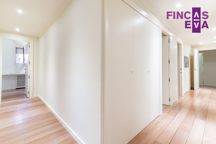 Image No.45-6 Bed Property for sale