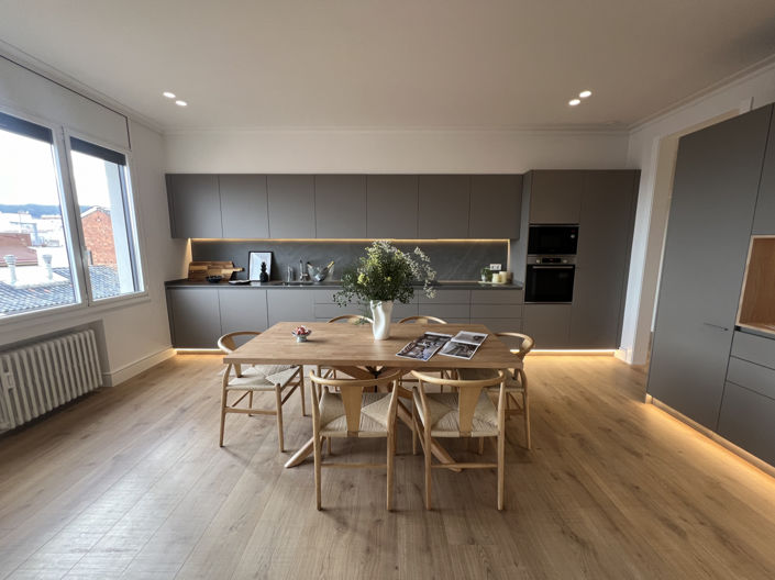 Image No.30-4 Bed Property for sale