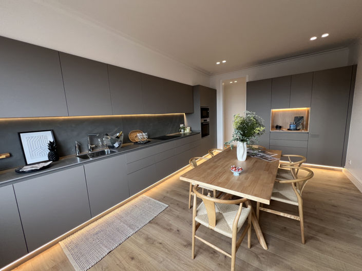 Image No.4-4 Bed Property for sale