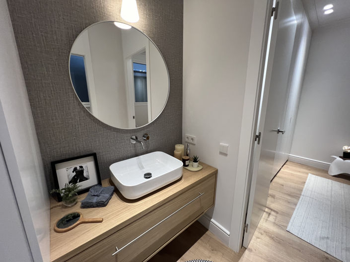 Image No.48-4 Bed Property for sale