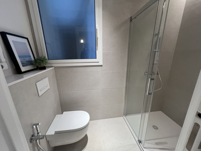 Image No.49-4 Bed Property for sale