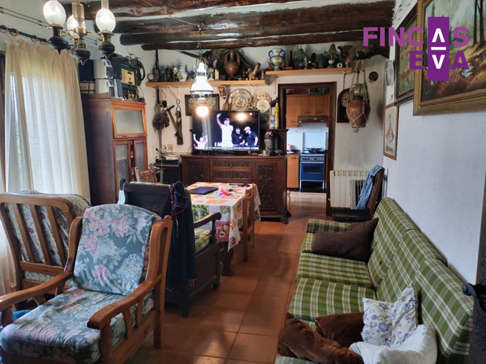 Image No.12-3 Bed Property for sale