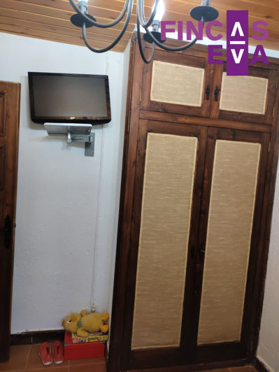 Image No.13-3 Bed Property for sale