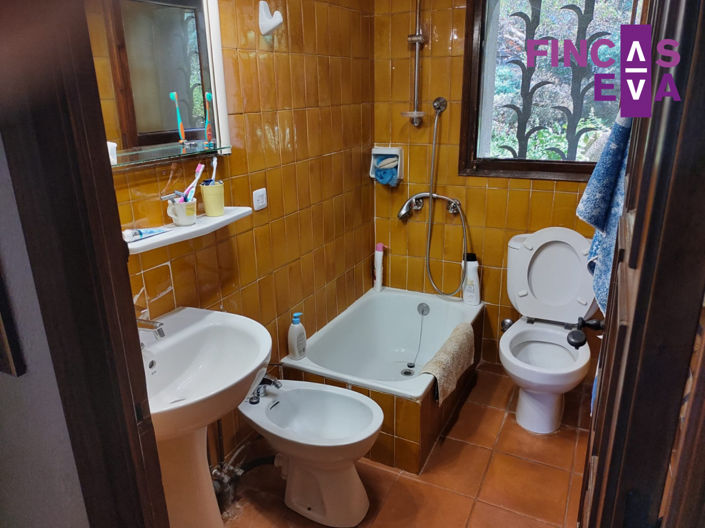 Image No.17-3 Bed Property for sale